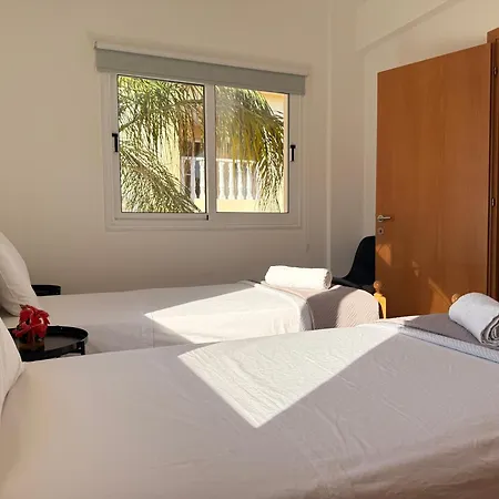 Case de vacanță Lovely Home,kapparis,2 Swimming Pools,wifi