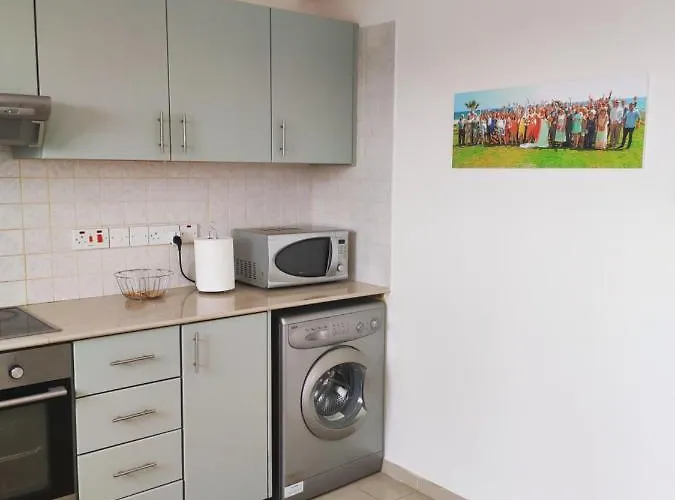 Lovely Home,kapparis,2 Swimming Pools,wifi Paralímni