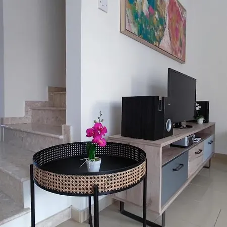 Σπίτι διακοπών Lovely Home,kapparis,2 Swimming Pools,wifi Παραλίμνι