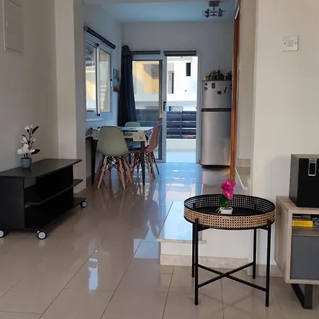 Lovely Home,kapparis,2 Swimming Pools,wifi 別荘 パラリムニ