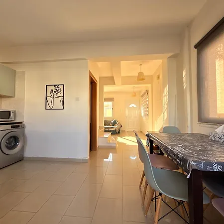 Hébergement de vacances Lovely Home,kapparis,2 Swimming Pools,wifi *