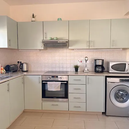 Lovely Home,kapparis,2 Swimming Pools,wifi * Paralimni