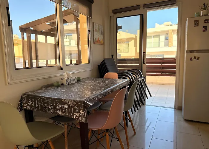 Lovely Home,kapparis,2 Swimming Pools,wifi Casa de Férias Paralimni